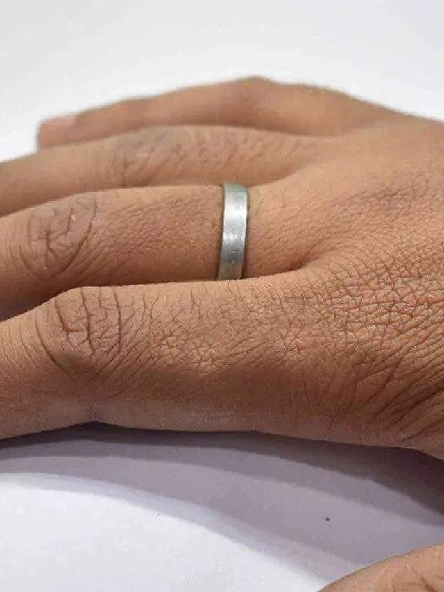 সস্তায় জীবন বদল, লোহার আংটি পরলে যা হয়, ভাবা যায় না