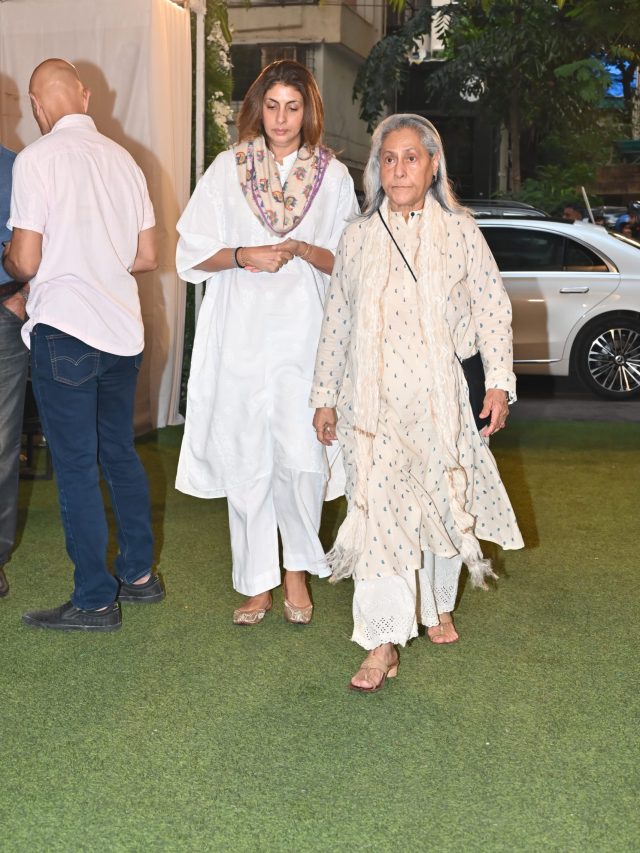 रोनो मुखर्जी की प्रेयर मीट में पैप्स को देख चिढ़ीं जया बच्चन, मारा ताना- 'बकवास, सब गंदे...'