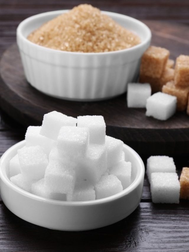চিনি না লবণ? কোনটা ছাড়বেন, কোনটা বেশি বিপজ্জনক?