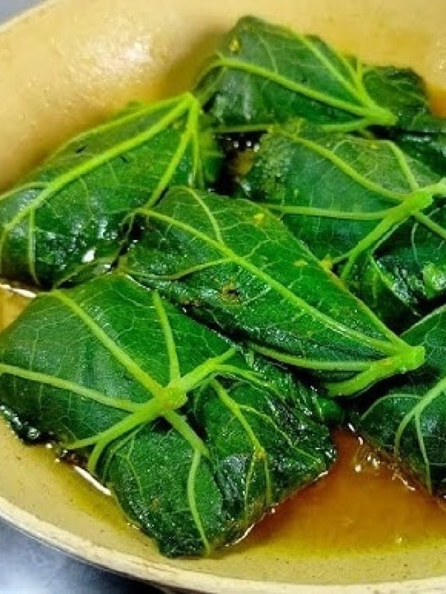 ভাতের ভাপে মাত্র ১০ মিনিটে বানান ফরিদপুরি ইলিশ পাতুরি, আহ কি স্বাদ!