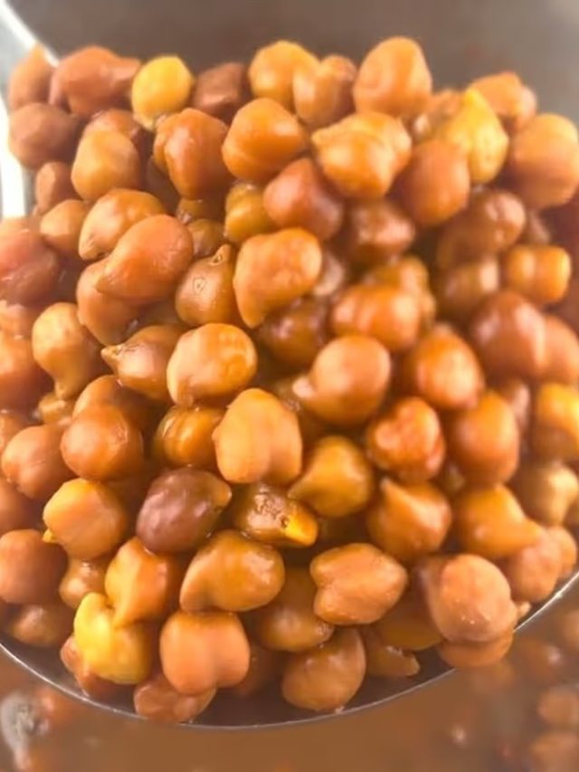 রোজ সকালে খালি পেটে কাঁচা ছোলা খাওয়া কি  ঠিক?