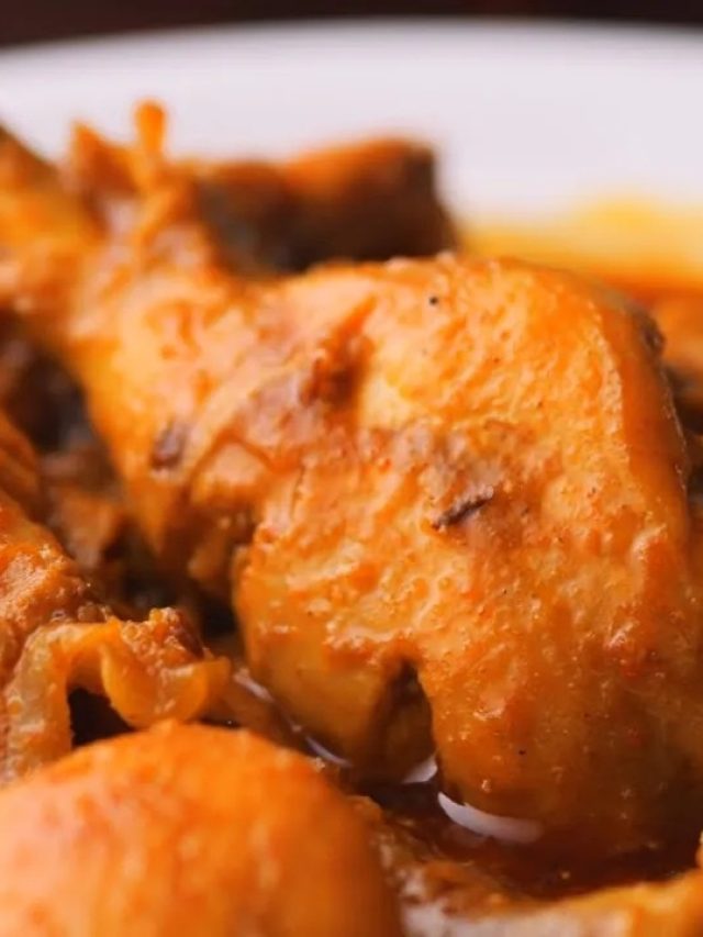 তেল, জল ছাড়া এই চিকেনের রেসিপি বানিয়ে চমকে দিন