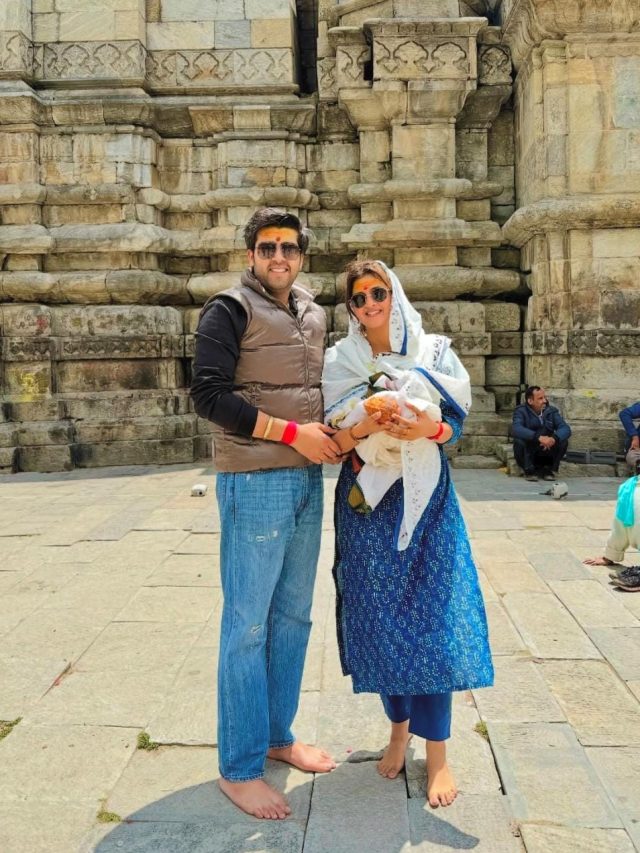 केदारनाथ धाम में 'कच्चा बादाम गर्ल', बॉयफ्रेंड संग लिया आशीर्वाद, यूजर्स बोले- शादी कब?