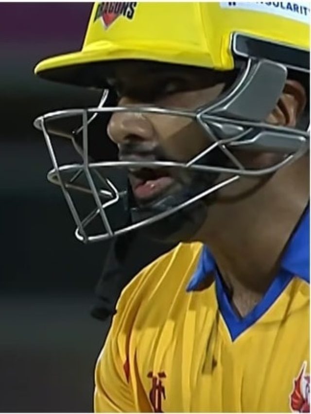 अश्विन ने की महिला अंपायर से बहस, गुस्से में बल्ला भी पटका, VIDEO