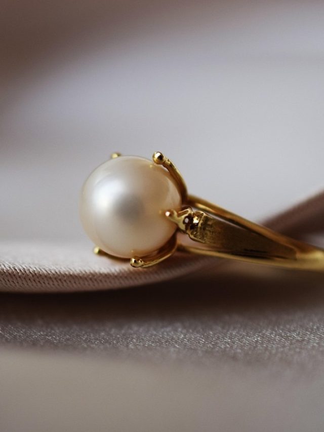 ছেলে না মেয়ে, কাদের অবশ্যই মুক্তোর আংটি পরা উচিত জানেন?