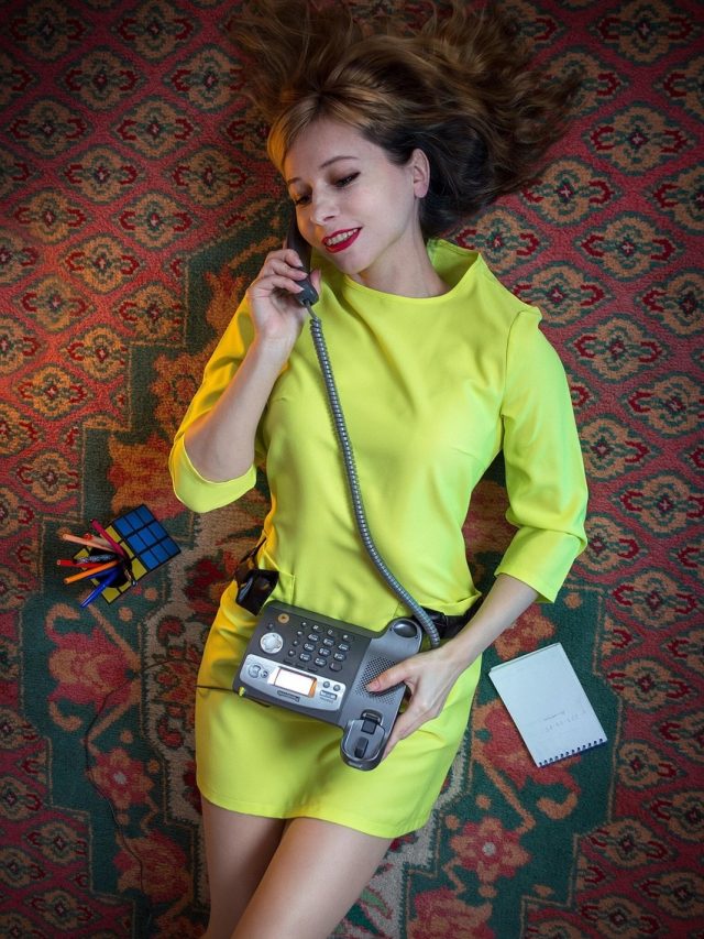 HELLO-কে বাংলায় কী বলে? ৯৯ শতাংশ লোকই জানেন না