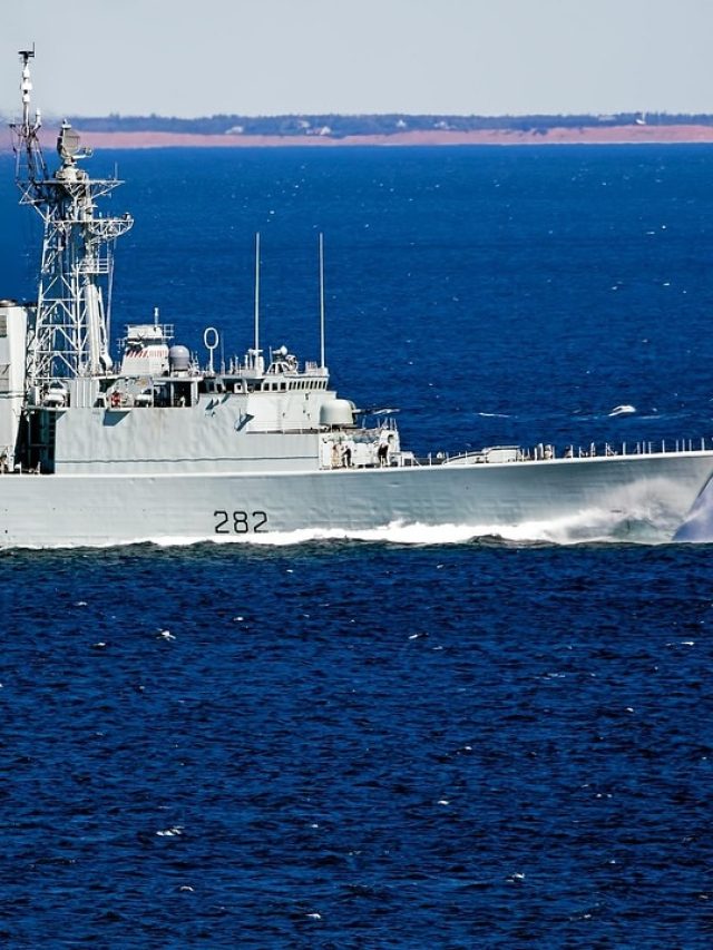 12वीं के बाद Navy में कैसे मिलेगी एंट्री? बिना ग्रेजुएशन के इन तरीकों से लगेगी नौकरी