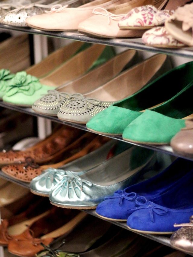 ভুলেও কিনবেন না এই রঙের জুতো, তাড়া করবে দুর্ভাগ্য