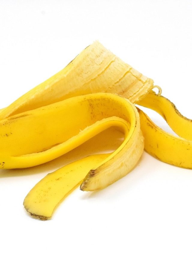 केले का छिलका बालों को रखता है हेल्दी, कब्ज से भी दिलाता है छुटकारा