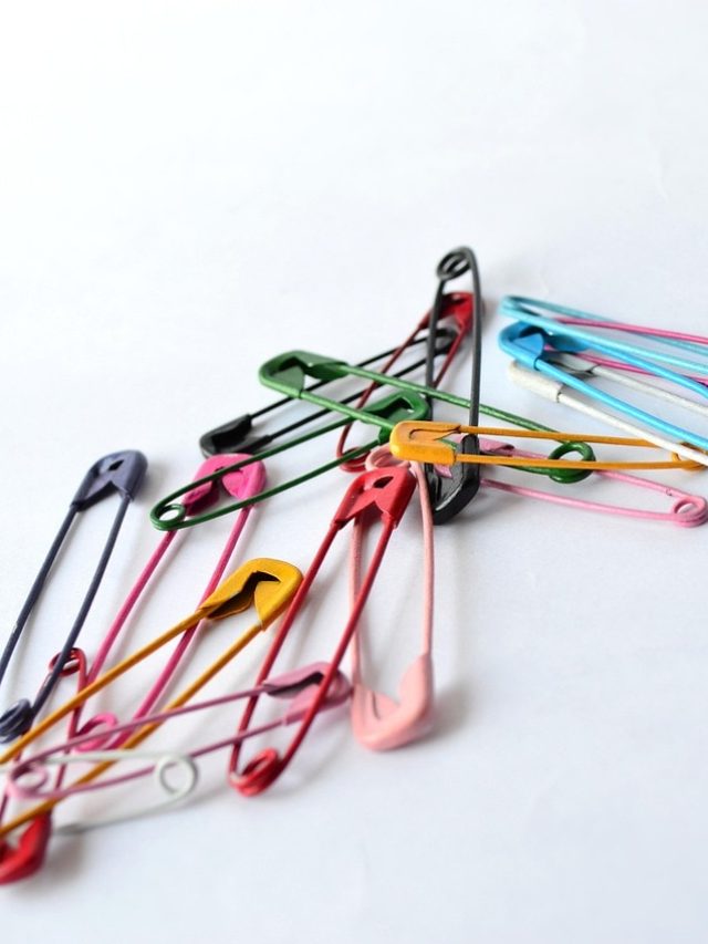 খালি শাড়ি-ওড়নাতেই নয়, সেফটি পিনের এই জরুরি হ্যাকসও জানুন