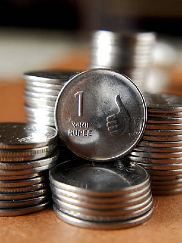 বালিশের নীচে ১ টাকার কয়েন রেখে রোজ ঘুমোন, ব্যস! তাতেই খেলা শুরু