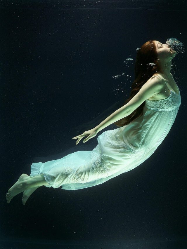 सपने में दिखीं इन 4 चीजों का दूसरों से कभी न करें जिक्र, हो सकता है बड़ा नुकसान