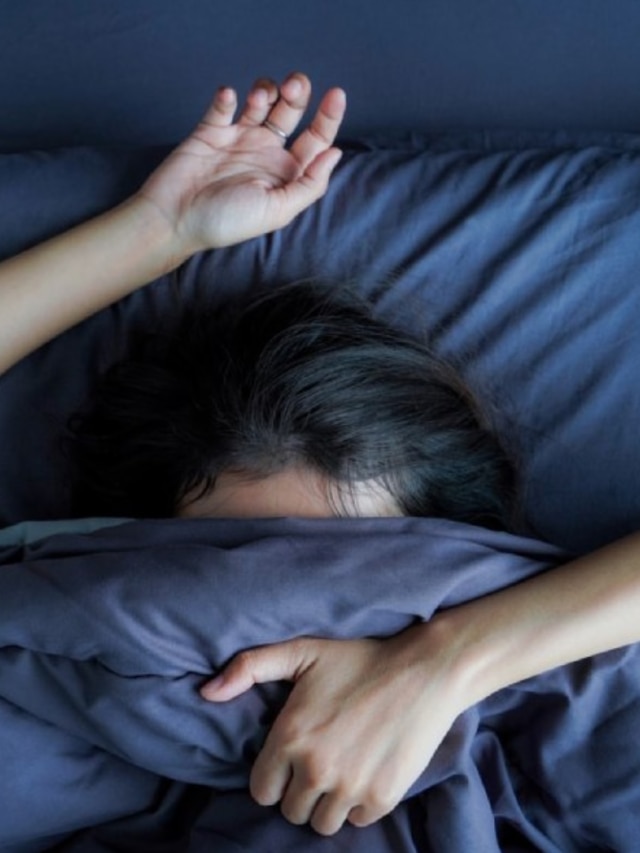 রাতে এই দিকে মাথা রেখে ঘুমোলেই প্রচুর টাকা কামাবেন