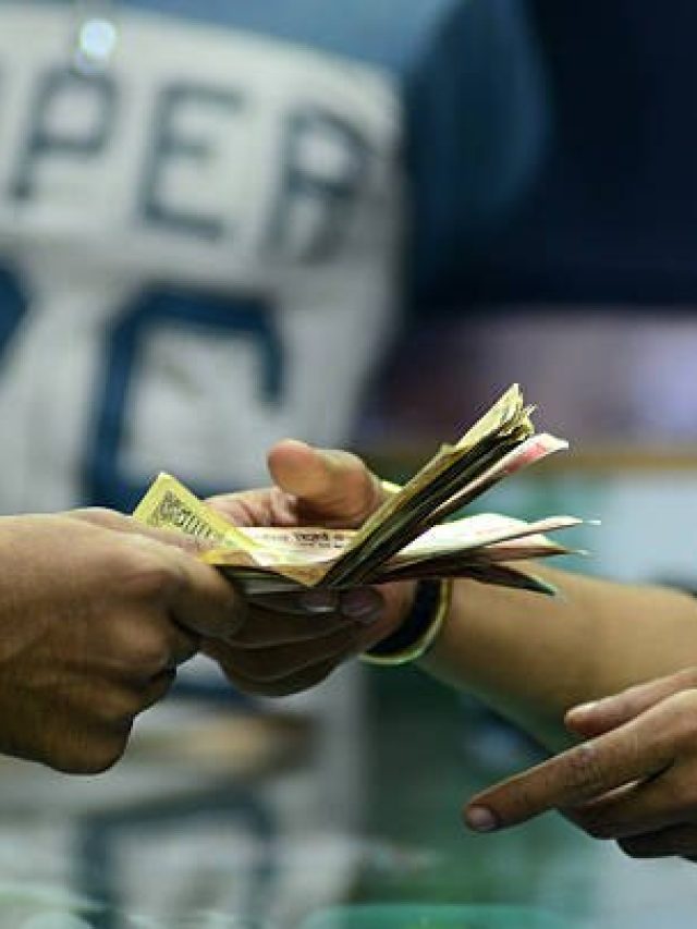 रात में इन चीजों का लेनदेन लाता है दुर्भाग्य, मां लक्ष्मी हो सकती हैं नाराज