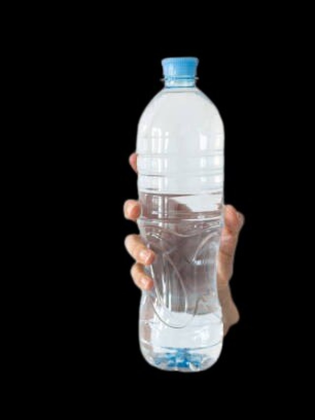 বোতলের জল মিনারেল ওয়াটার নাকি কলের জল? এটা দেখেই বুঝবেন