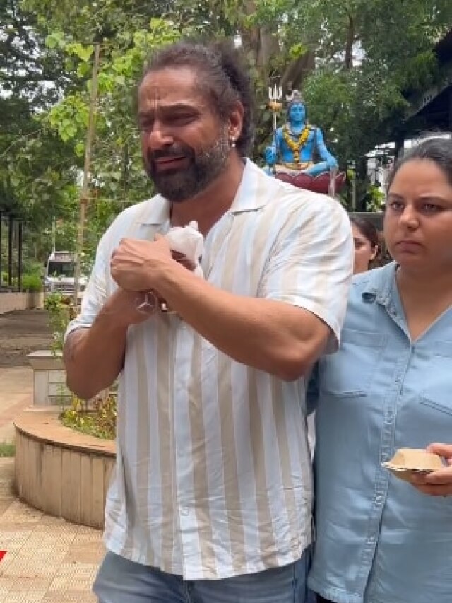 शेफाली की अस्थियों को सीने से लगाए फूट-फूट कर रोए पराग, निभाया पति धर्म, किया विसर्जन