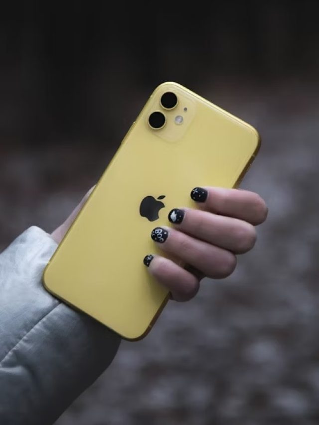 14,999 रुपये में मिल रहा iPhone 11, क्या आपको खरीदना चाहिए?