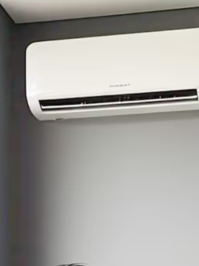 ঝড়বৃষ্টিতে কি এসি চালানো উচিত? জানুন কী করবেন