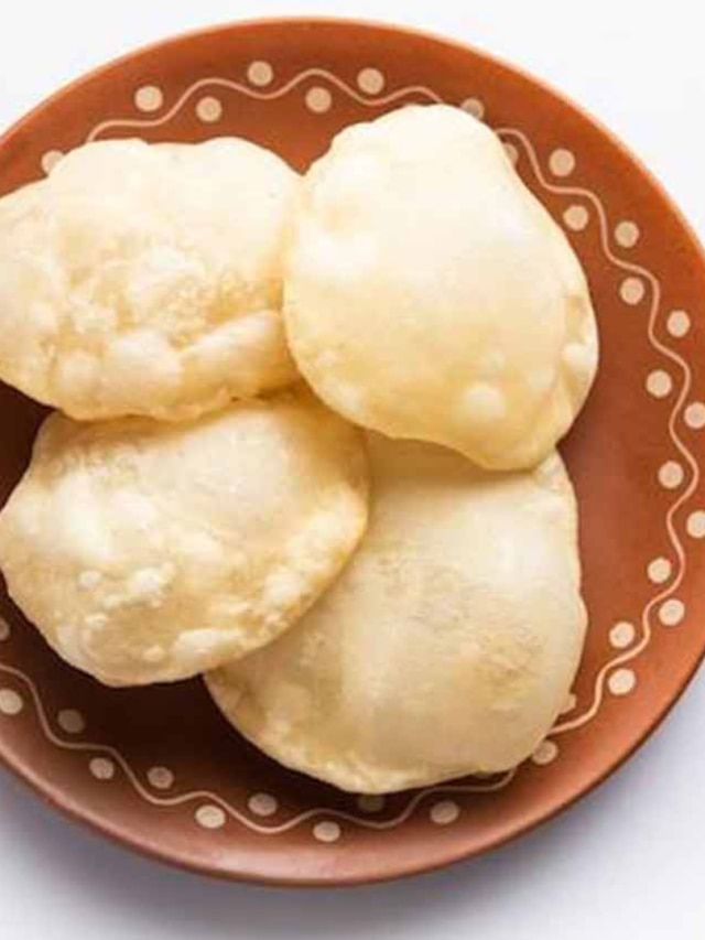 ময়দা মাখায় এই জিনিস দিলে তেল টানবে না লুচি, কোলেস্টেরল আয়ত্তে