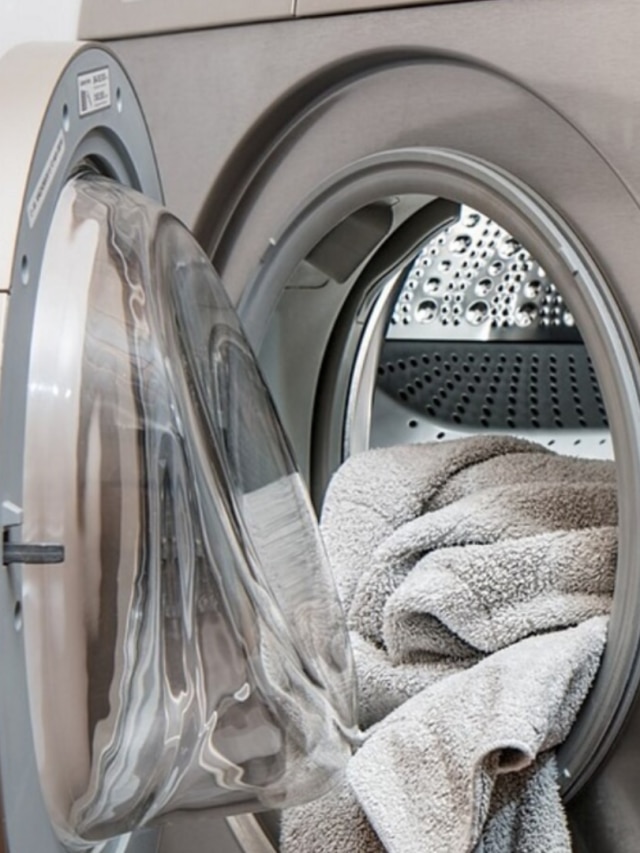 এই ৫ পোশাক ওয়াশিং মেশিনে দেবেন না, বারোটা বাজবে