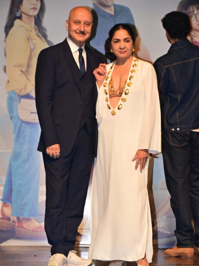 डीप नेक ब्रालेट-गाउन में दिखीं नीना गुप्ता, मनाया 66वां बर्थडे, यूजर्स बोले- उम्र के हिसाब से...