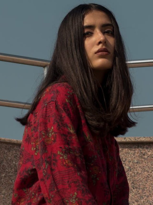 এই ৫ অভ্যাসের কারণেই লোকে আপনাকে বোকা ভাবে,ঠাট্টার পাত্র হন