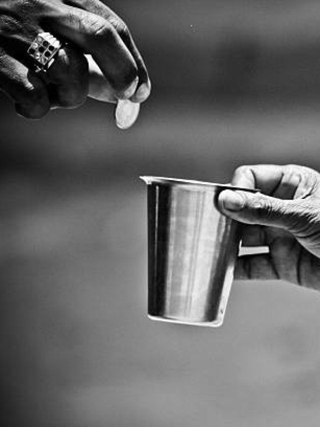 घर में छिपी ये 5 अशुभ चीजें हैं गरीबी आने का इशारा, तुरंत करें सुधार