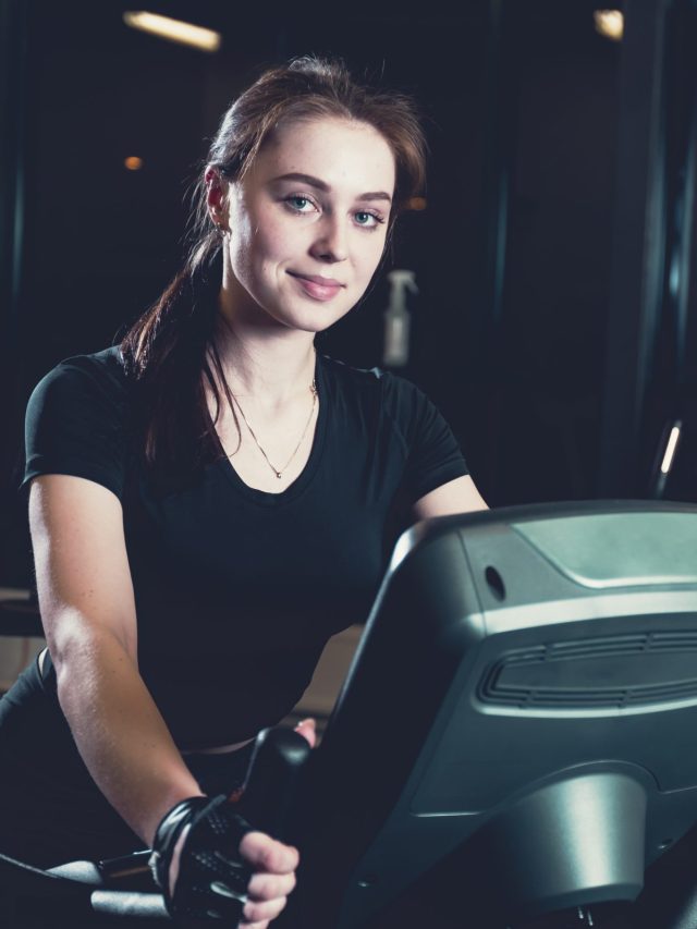 40 की उम्र के बाद महिलाएं जरूर करें ये वर्कआउट, बनी रहेंगी फिट