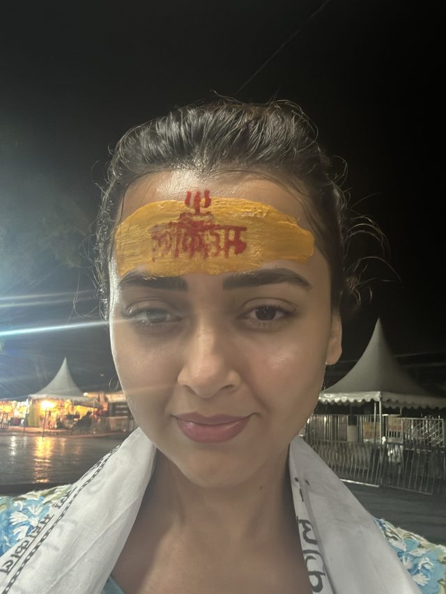 32 साल की हुईं तेजस्वी, अकेले किए महाकाल के दर्शन, कहां गायब थे करण?