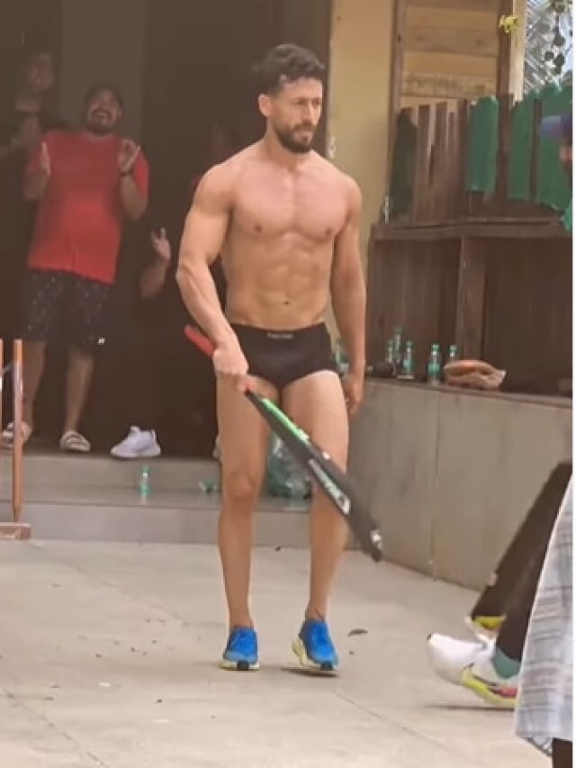 अंडरवियर में क्रिकेट खेलने पर उड़ा टाइगर का मजाक, यूजर्स बोले- कपड़ों से दिक्कत है