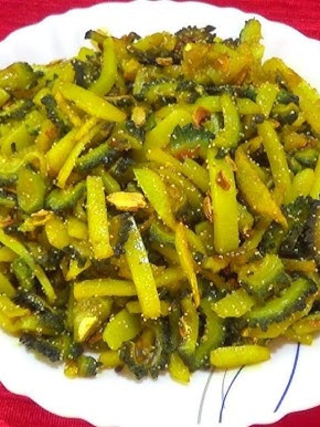 আলু-উচ্ছে ভাজায় ঘটিরা দেয় এই মশলা, তবেই স্বাদ বাড়ে