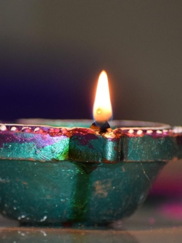 रात को सोने से पहले करें ये उपाय, धन दौलत से घर भर देंगी मां लक्ष्मी