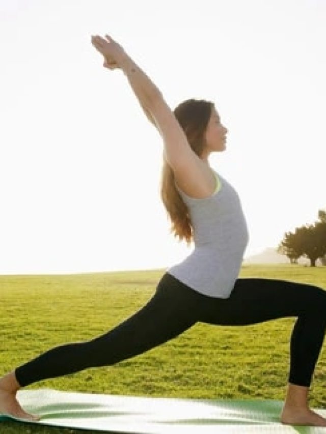 যোগাসনের সময়ে এই ভুল করছেন না তো? ফল হবে মারাত্মক