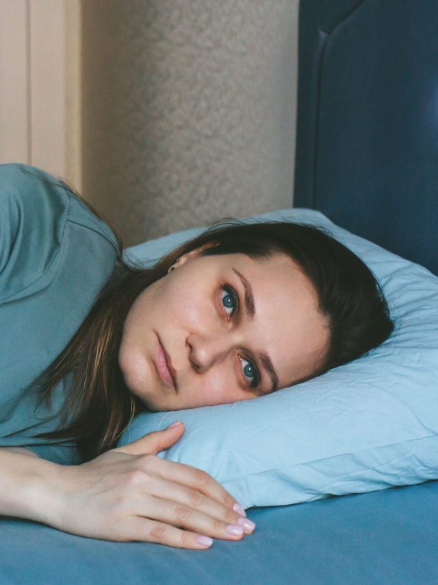 ঘুমের অভাবেই হয় এসব রোগ! রুটিন বদলাবেন কীভাবে?