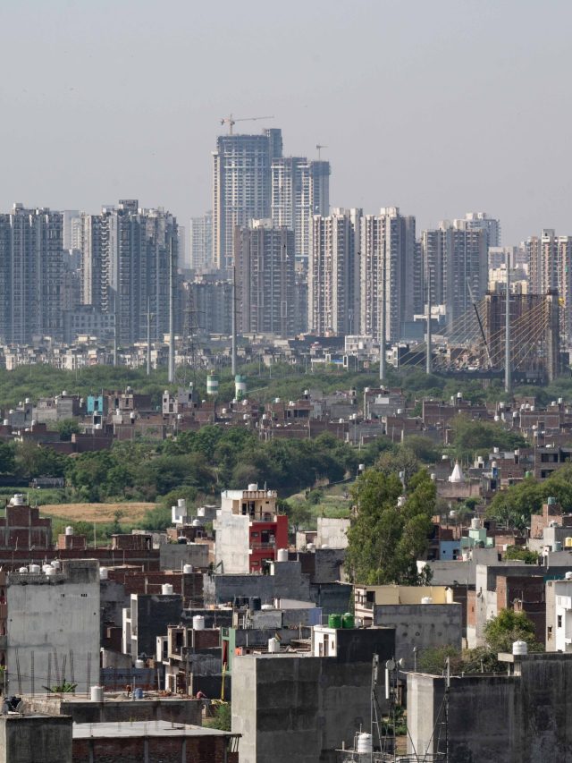 10 साल पहले नोएडा में क्या थे फ्लैट्स के रेट? 50 लाख की प्रॉपर्टी इतने की हुई