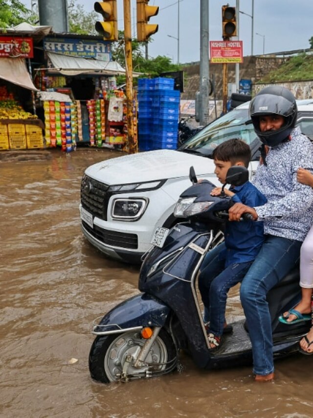 भारी बारिश से जोधपुर-अजमेर में सड़कें बनीं दरिया, आज आंधी-तूफान का अलर्ट