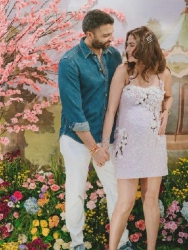 गोदभराई में पति संग रोमांटिक हुई एक्ट्रेस, मिनी ड्रेस में दिखाया बेबी बंप, इमोशनल हुईं मां