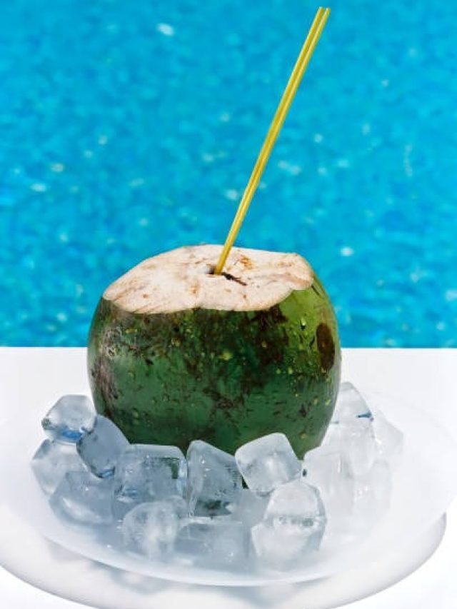 क्या आपको भी पसंद है नारियल पानी? इसे एक महीने तक रोज पीने से बॉडी पर क्या होता है असर