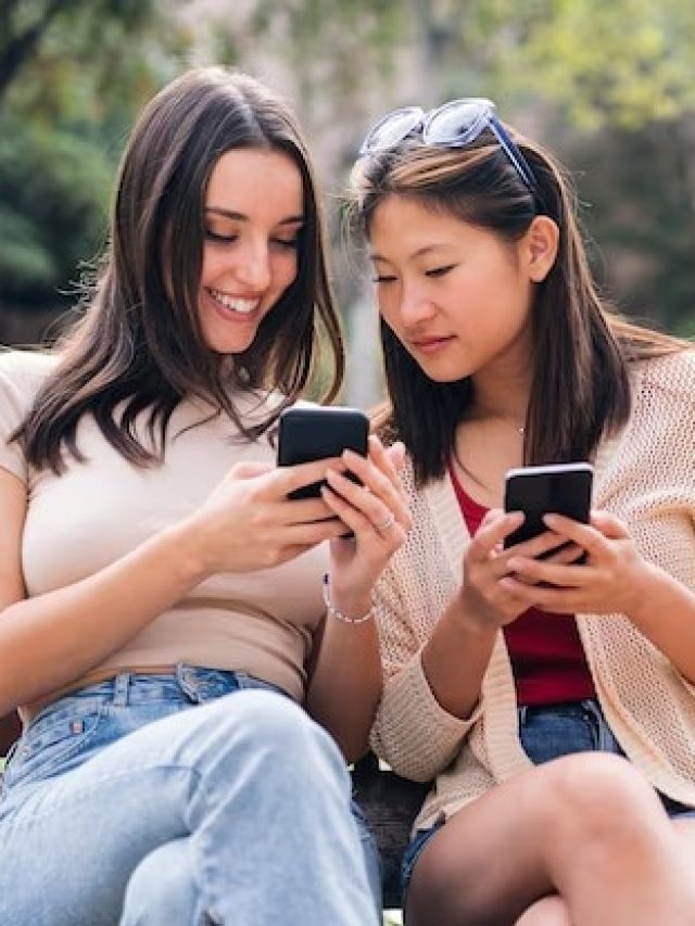 সোশ্যাল মিডিয়া আসক্ত? অব্যাহতি পাওয়ার মোক্ষম দাওয়াই