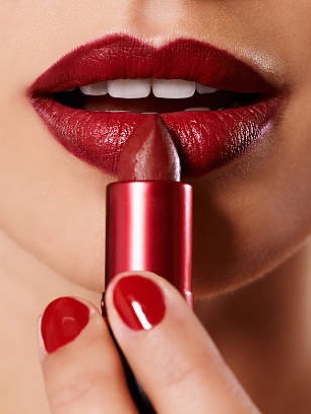 ऑफिस में किस रंग की लिपस्टिक लगानी चाहिए, ये शेड्स पर्सनैलिटी में लगा देंगे चार चांद