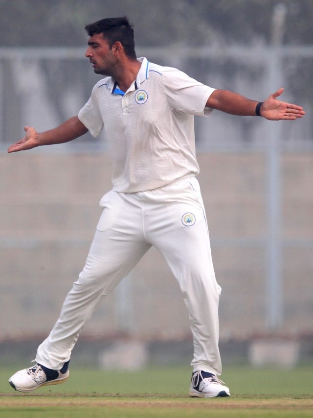 कौन हैं अंशुल कम्बोज? जिनकी भारतीय टीम में हुई एंट्री, ऐसा है रिकॉर्ड