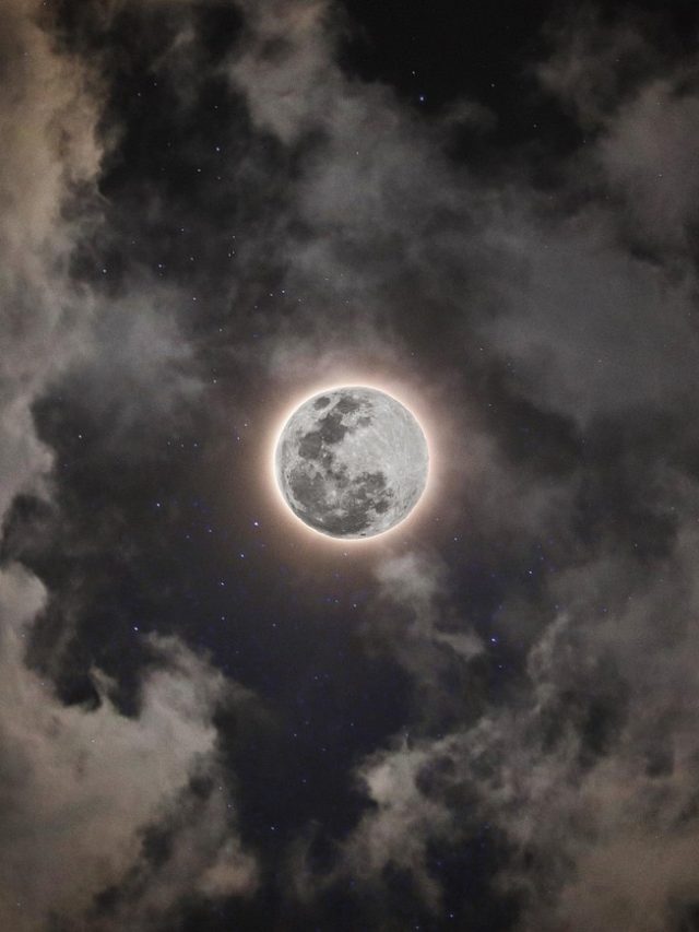 कुंभ राशि और गुरु के नक्षत्र में साढ़े 3 घंटे का चंद्र ग्रहण, इन राशियों पर क्या होगा असर