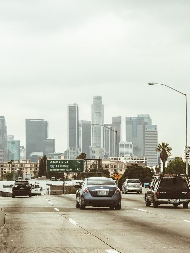 दुबई में कैसे होते हैं टोल गेट? पता भी नहीं चलता और टैक्स कट जाता है!