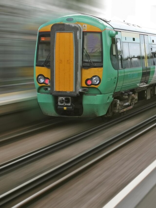 5 साल... 5 गुना पैसा, अब Q1 रिजल्ट आते ही करीब 5% भागा ये रेलवे का स्टॉक