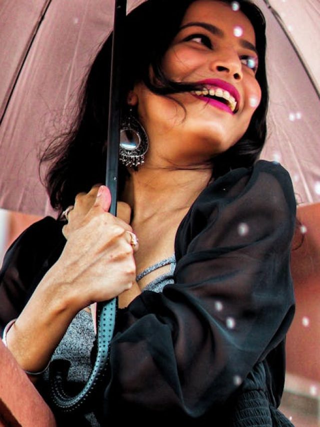 ঘরে বাইরে সবার প্রিয় হবেন, এক কাজটি করা ছাড়ুন