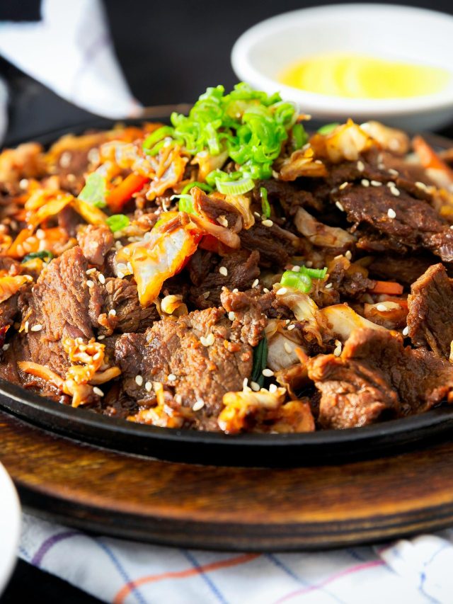 चीन में सबसे ज्यादा लोग क्या खाते हैं?