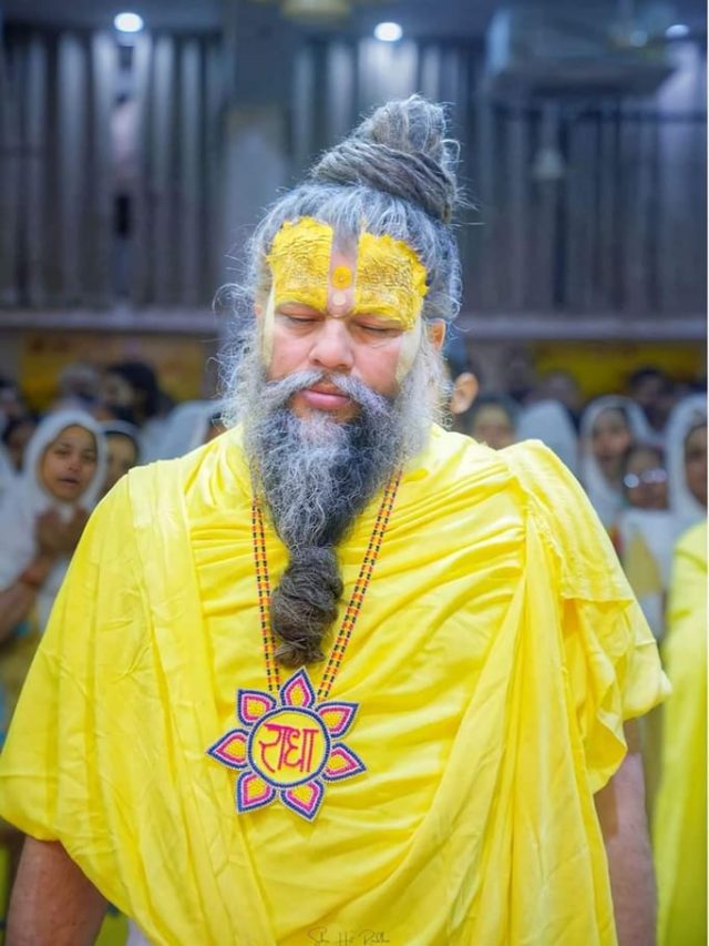 क्या असली में भी भगवान तस्वीर जैसे ही दिखते हैं? प्रेमानंद महाराज ने दिया इसका उत्तर