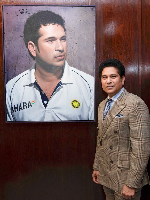 लॉर्ड्स पहुंचे क्रिकेट के 'भगवान', खुद को देखकर हुए भावुक, पोस्ट VIRAL