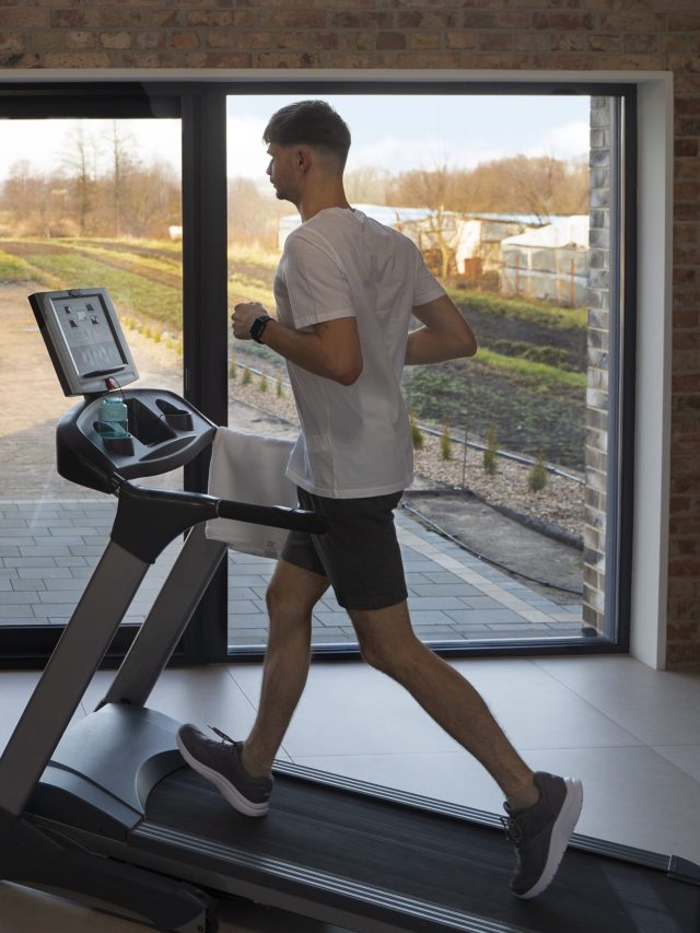 तेजी से वजन घटाने के लिए करें 12-3-30 वर्कआउट, पिघल सकती है पेट की चर्बी