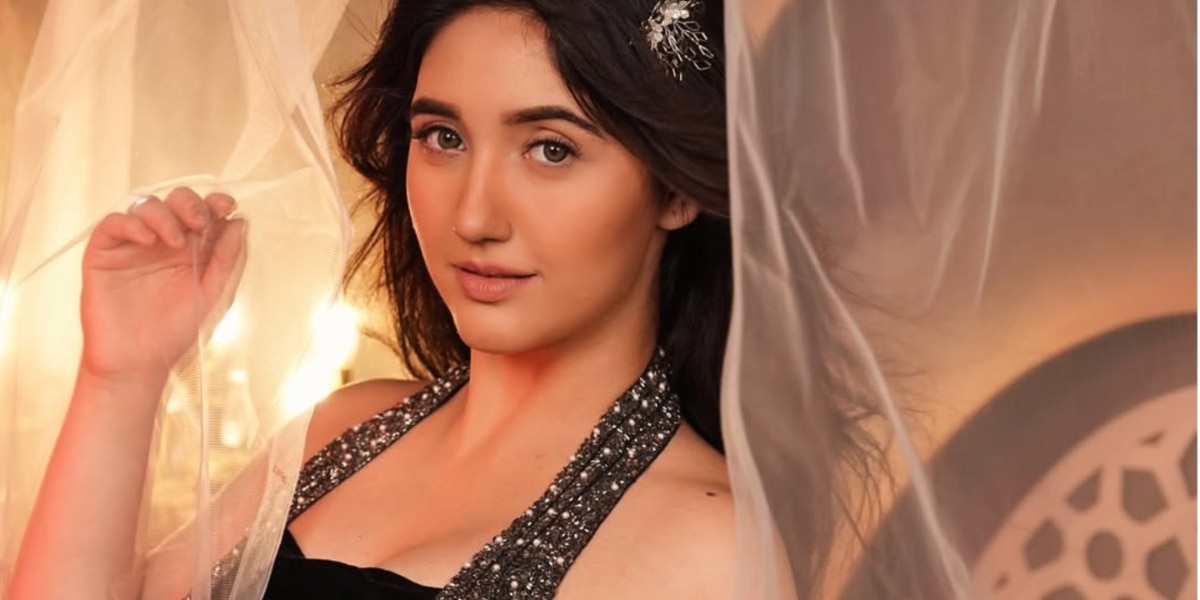 12 साल बड़े तलाकशुदा हीरो के प्यार में एक्ट्रेस, कैमरे पर किया इजहार? बोली- मुझे प्यार...